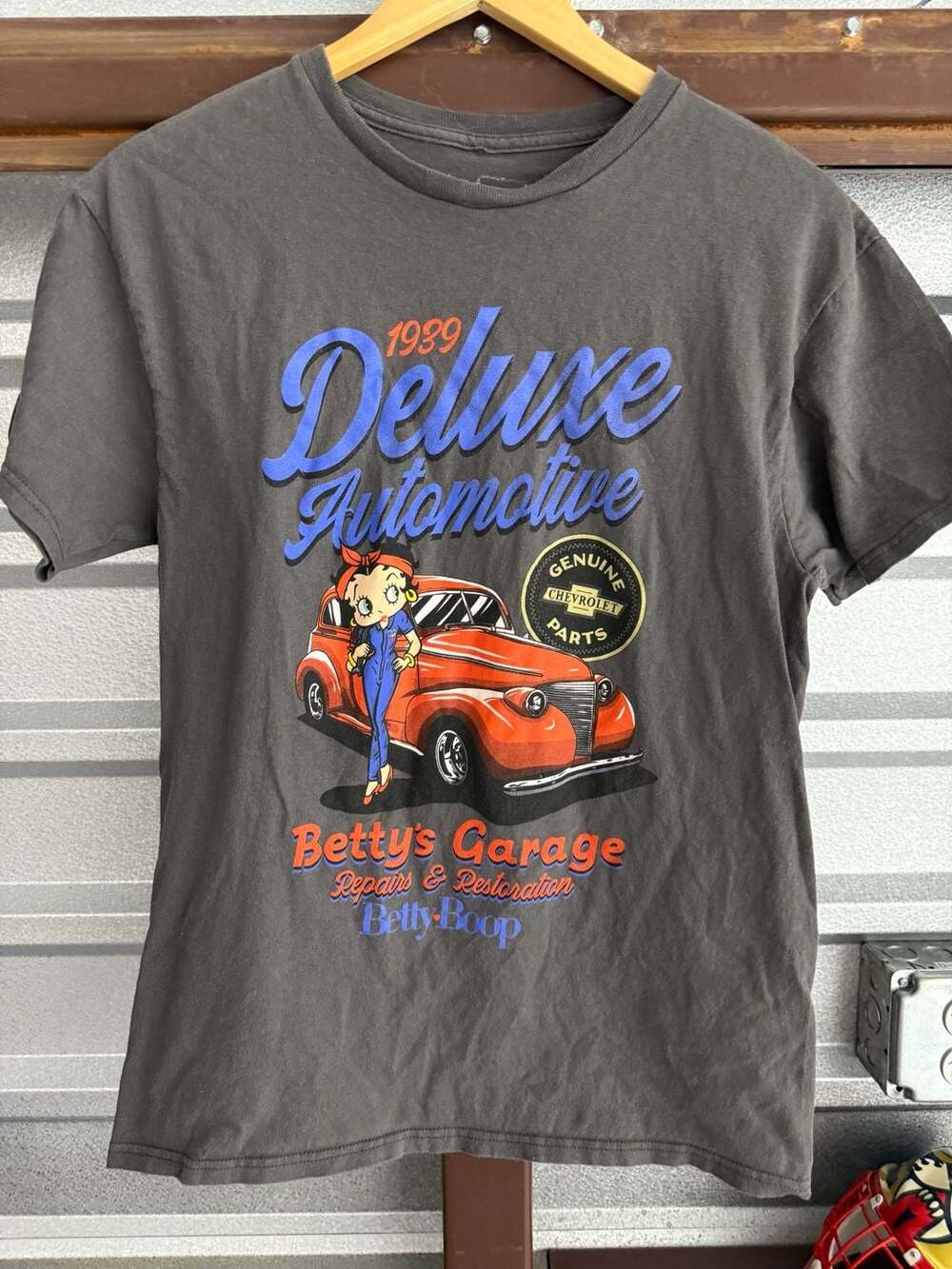Betty Boop 1939 Deluxe Automotive Chevrolet Genuine Parts Graphic T-Shirt